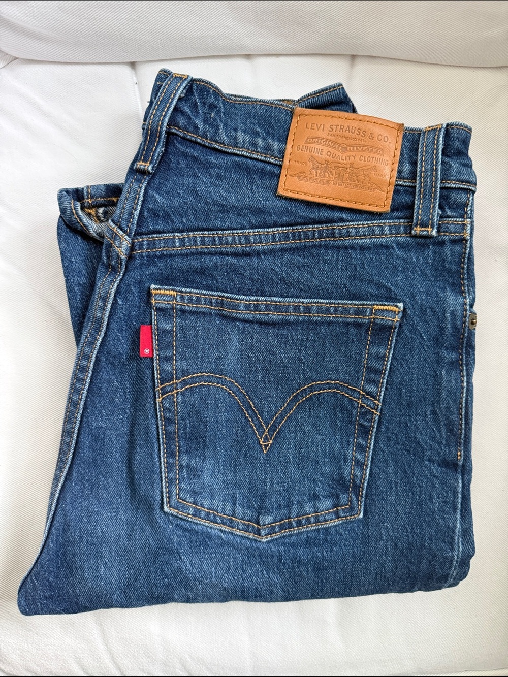 Levi’s ribcage bootcut - blank tab! (26x33)